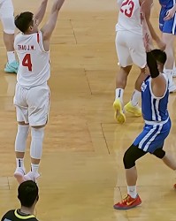 安全平台-中国男篮100-93中国台北！球员评分：5人满分，3人良好，2人拉胯