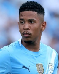 体育投注-名记：曼城决定留下萨维尼奥，这扼杀了罗德里戈的转会可能