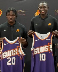 乐鱼APP-马鲁阿奇选择太阳10号球衣，弗莱明和布雷亚分别选择20号和14号球衣